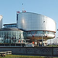  la Cour européenne des droits de l'homme déclare recevable la requête d'un couple homosexuel